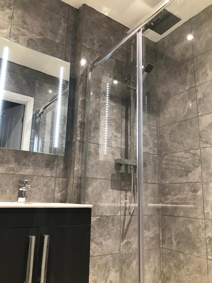 My Perfect Place Rooms & Apartments -Some Rooms With Hot Tub- Free Parking Blackpool Exterior photo