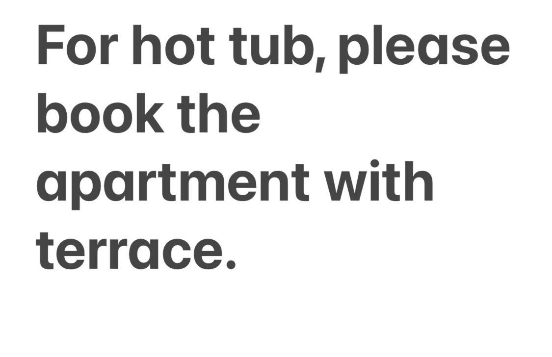 My Perfect Place Rooms & Apartments -Some Rooms With Hot Tub- Free Parking Blackpool Exterior photo