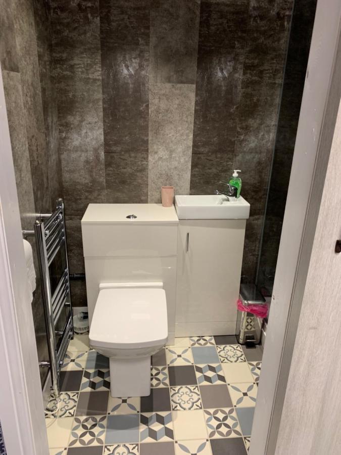 My Perfect Place Rooms & Apartments -Some Rooms With Hot Tub- Free Parking Blackpool Exterior photo
