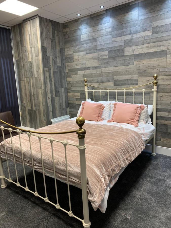 My Perfect Place Rooms & Apartments -Some Rooms With Hot Tub- Free Parking Blackpool Exterior photo