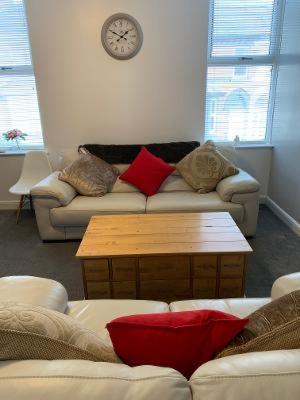 My Perfect Place Rooms & Apartments -Some Rooms With Hot Tub- Free Parking Blackpool Exterior photo
